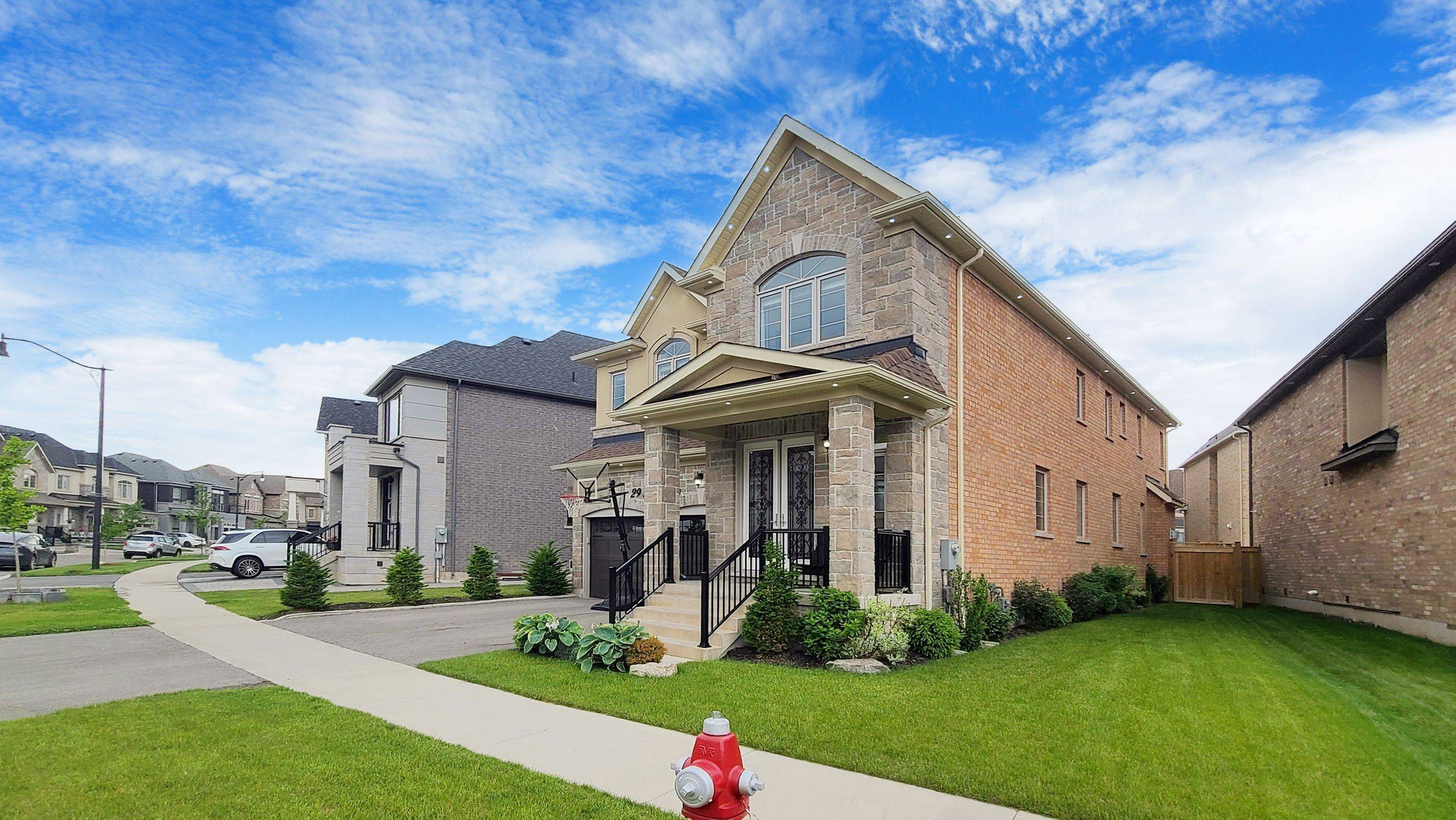 Brampton, ON L6X 5R3,29 Frost ST