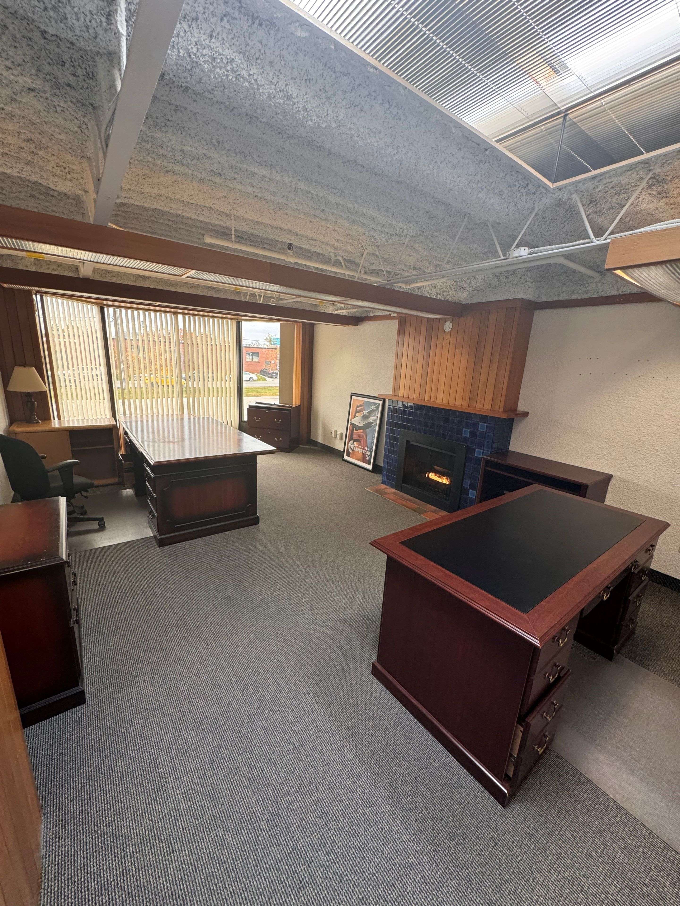 Toronto W06, ON M8Z 1J7,208 Evans AVE #209