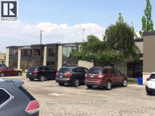 Toronto W06, ON M8Z 1J7,208 Evans AVE #209