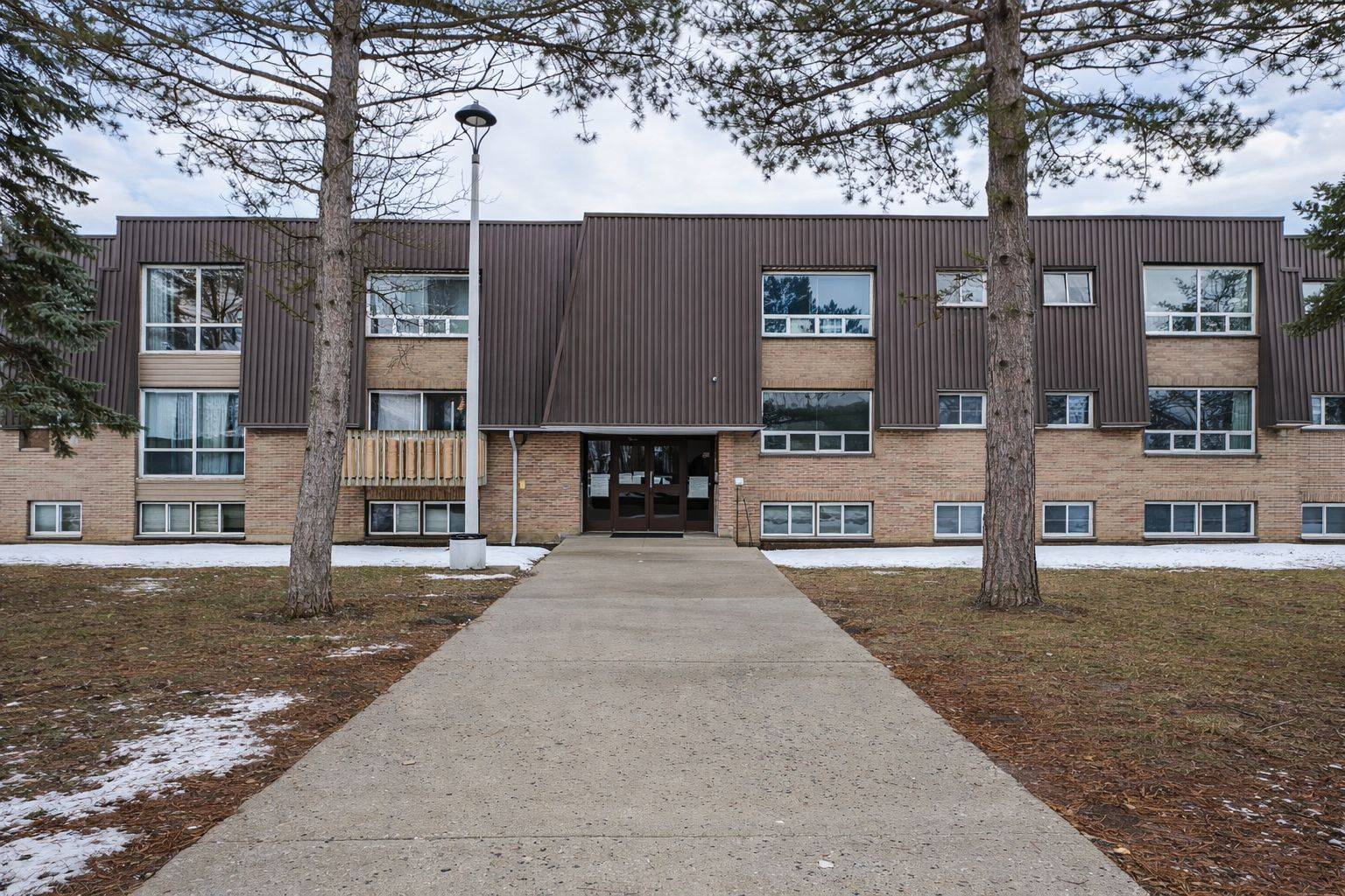 Loyalist, ON K0H 1G0,260 ACADEMY ST #108