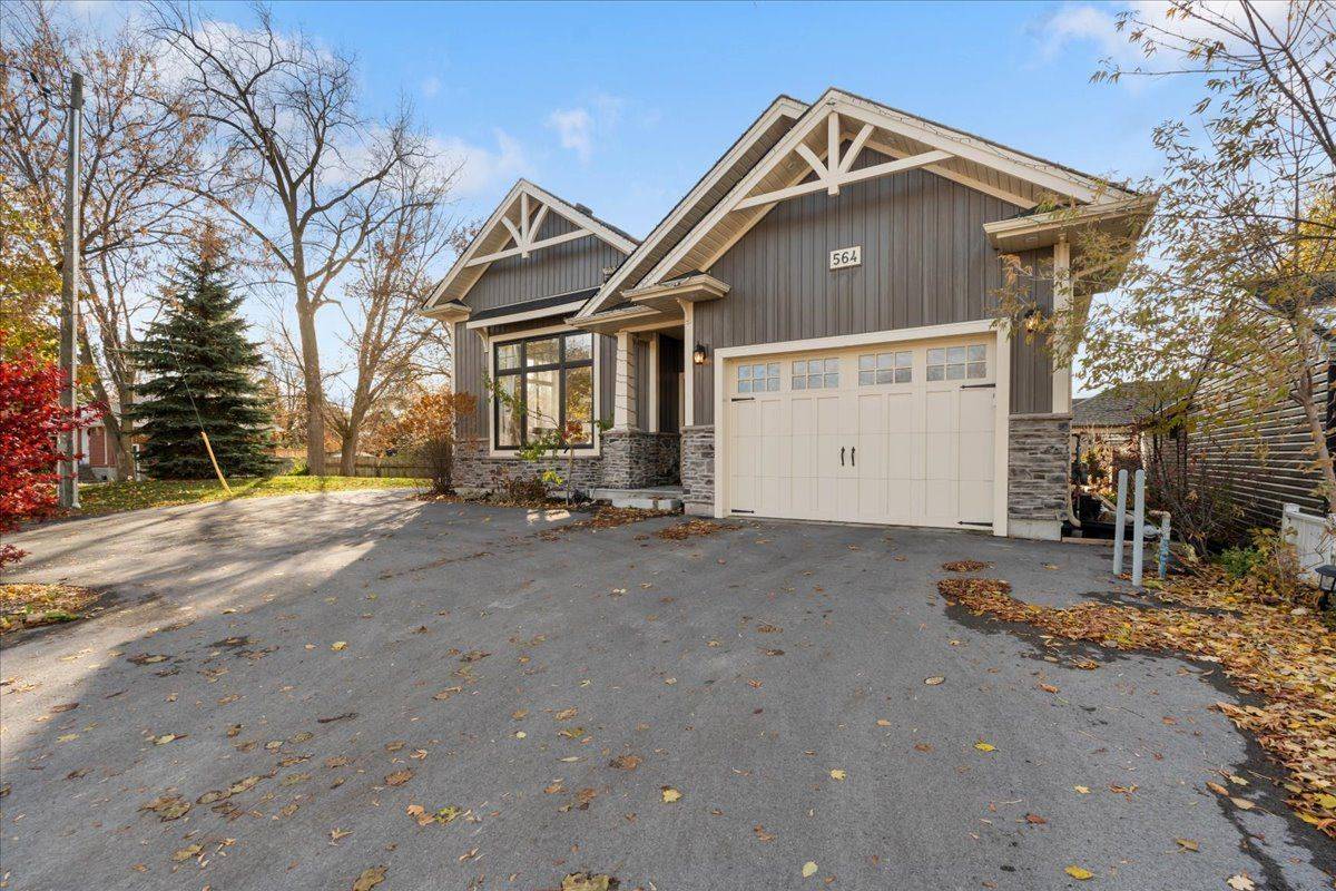 Belleville, ON K8P 4A2,564 Sidney ST