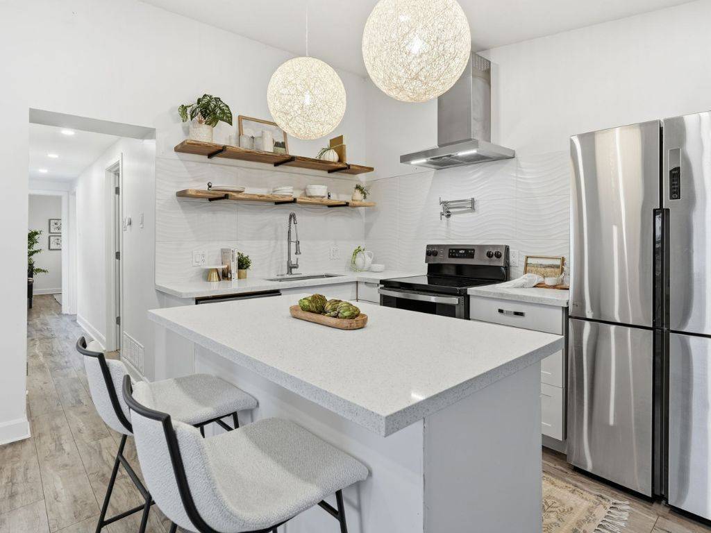 Hamilton, ON L8H 4K4,48 Frederick AVE