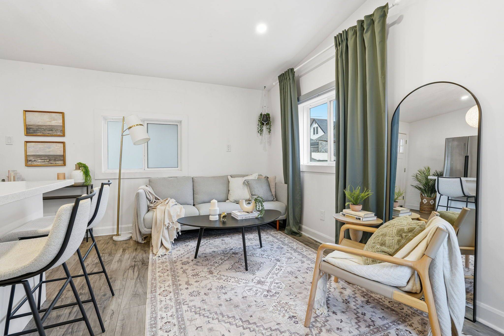 Hamilton, ON L8H 4K4,48 Frederick AVE