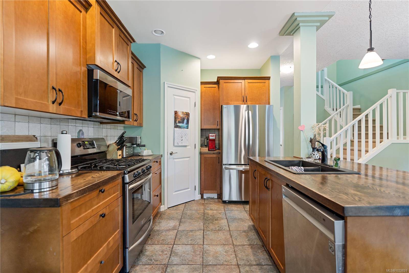 Sooke, BC V9Z 1J9,6442 Birchview Way