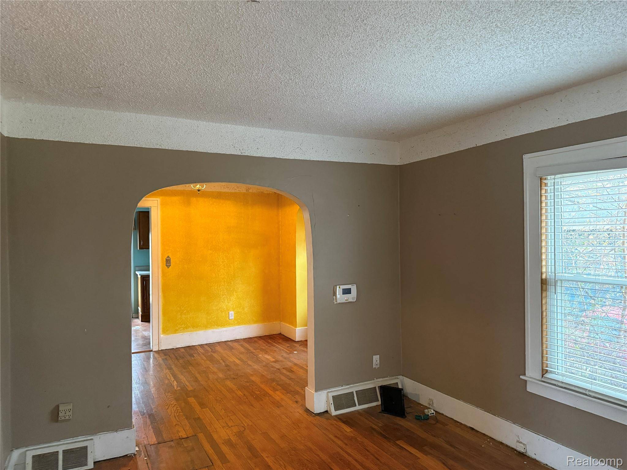 Pontiac, MI 48340,24 W Fairmount AVE