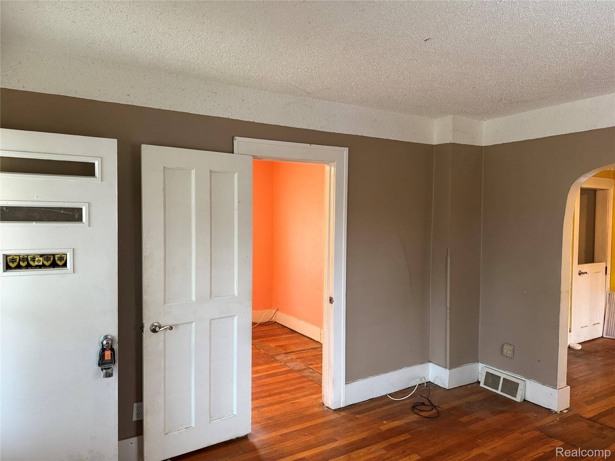 Pontiac, MI 48340,24 W Fairmount AVE