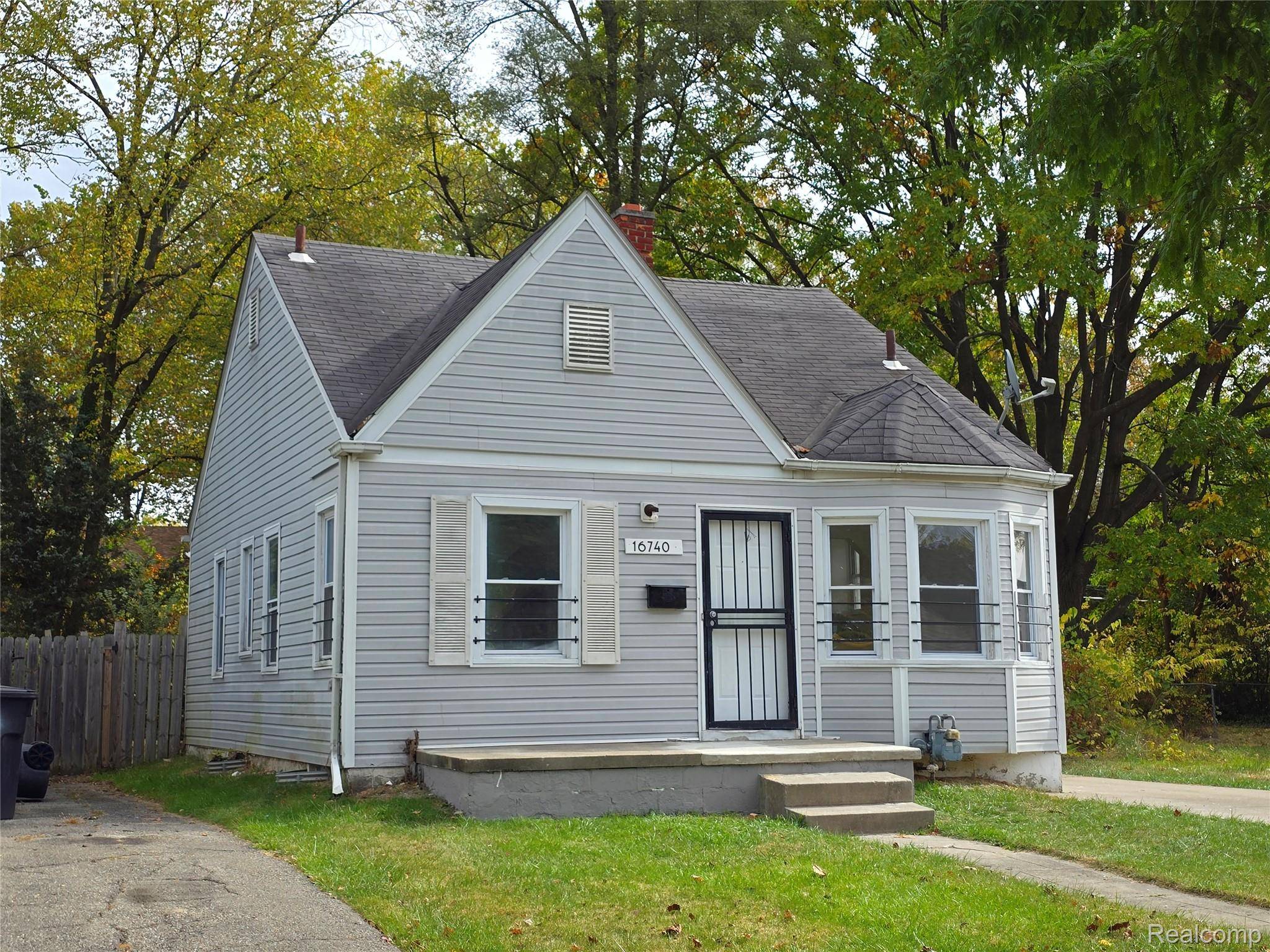 Detroit, MI 48219,16740 STAHELIN AVE