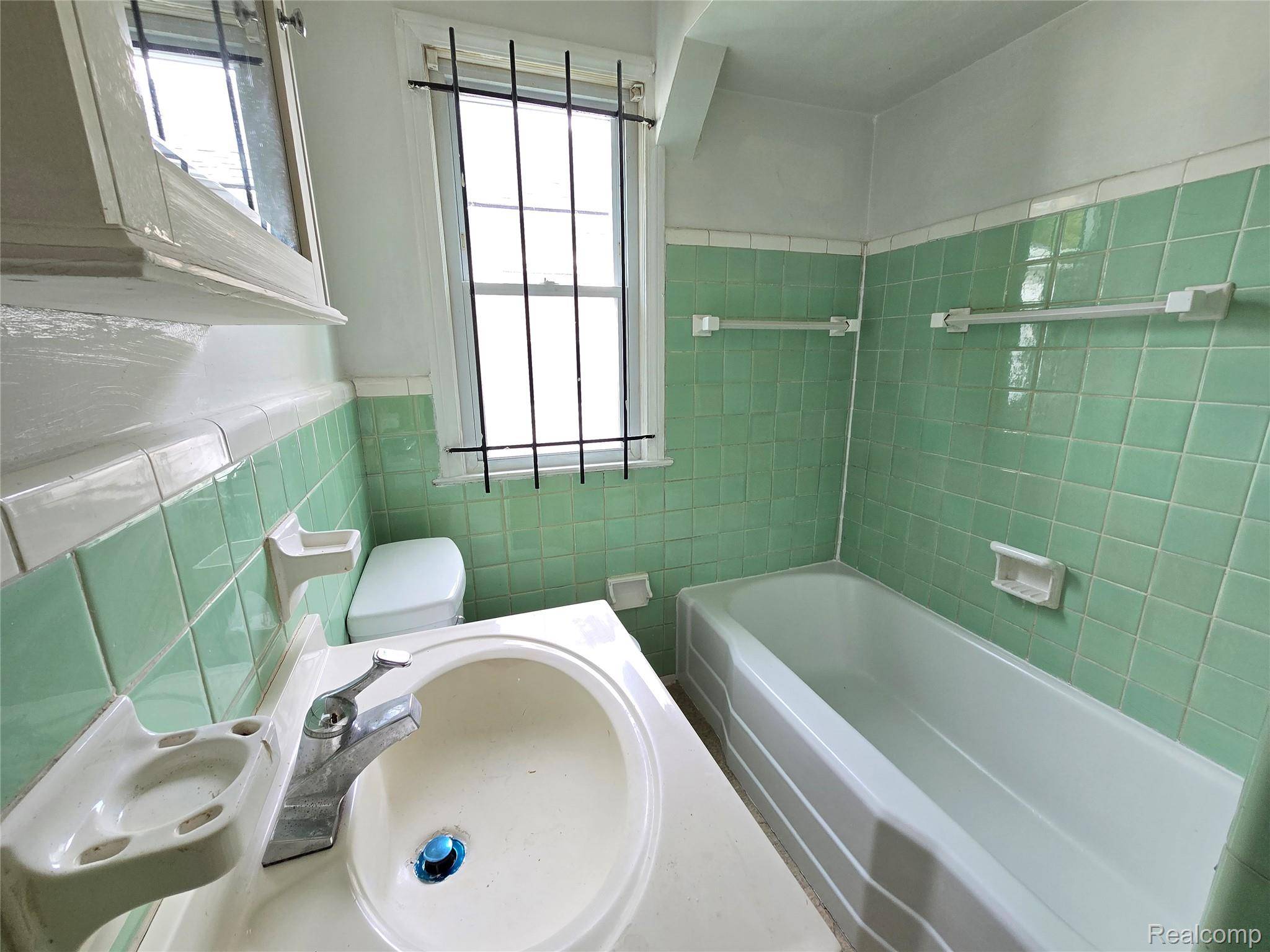 Detroit, MI 48219,16740 STAHELIN AVE