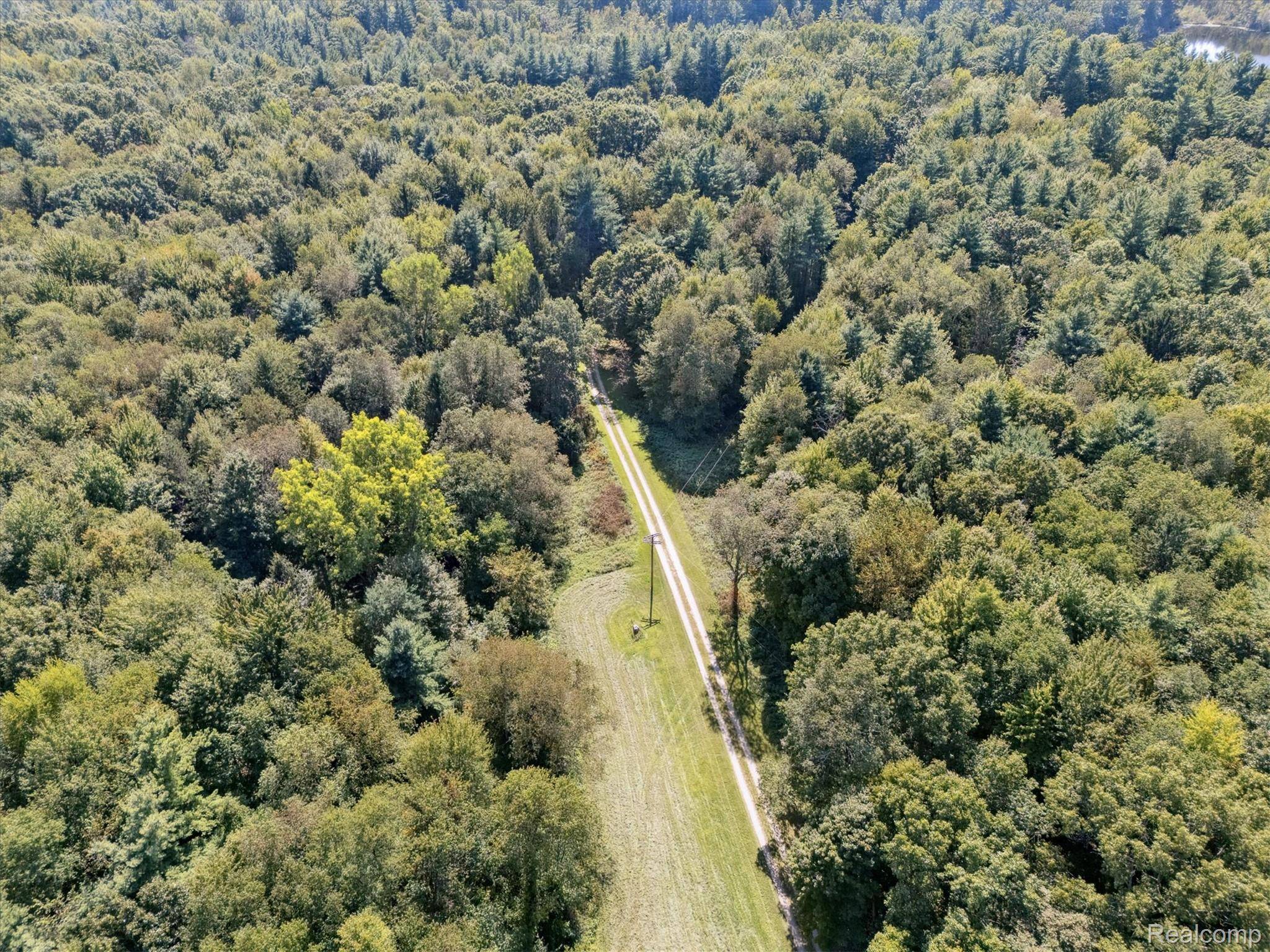 Columbiaville, MI 48421,267 W Barnes Lake RD