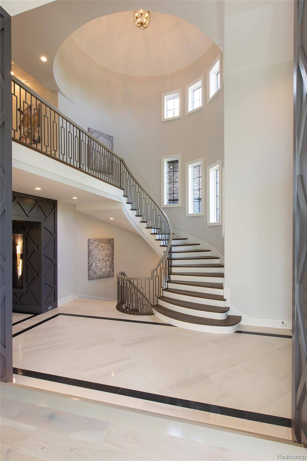 Bloomfield Hills, MI 48304,556 Barrington CT