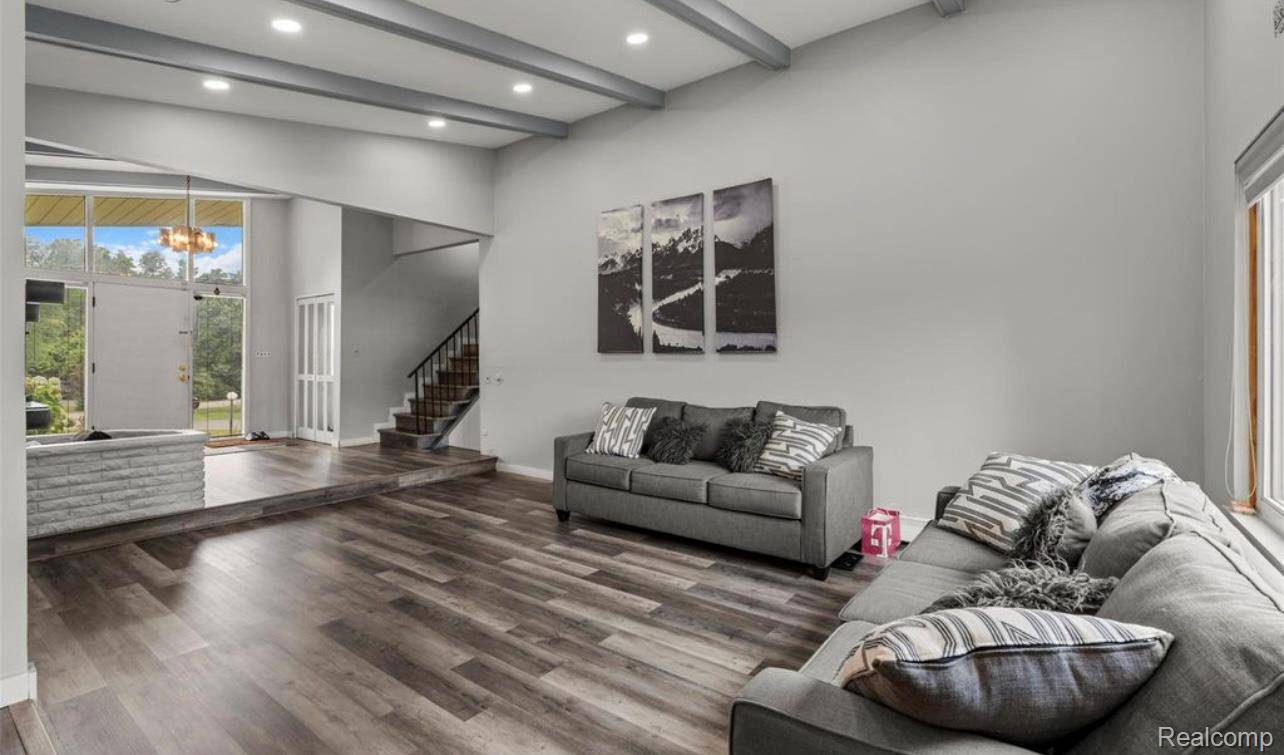 West Bloomfield, MI 48322,5590 Pembury