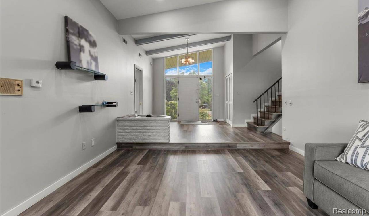 West Bloomfield, MI 48322,5590 Pembury