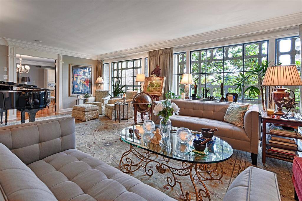 Dallas, TX 75219,3525 Turtle Creek Boulevard #4E