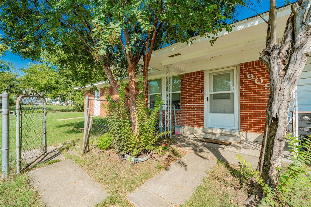 Kemp, TX 75143,909 E 9th Street