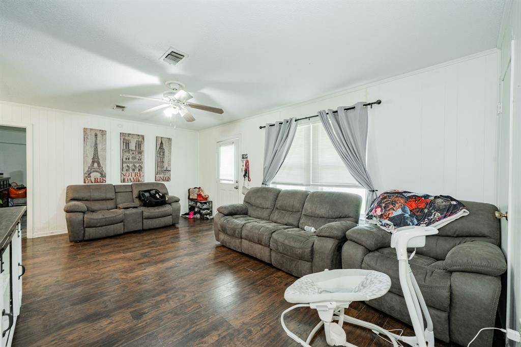 Kemp, TX 75143,909 E 9th Street