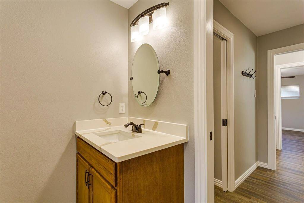 Fort Worth, TX 76110,2725 Livingston Avenue