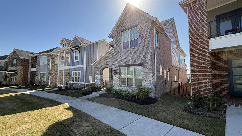 Rowlett, TX 75088,7111 Daytona Mews