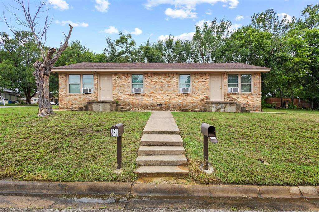 Denison, TX 75020,701 W Hull Street #101-2