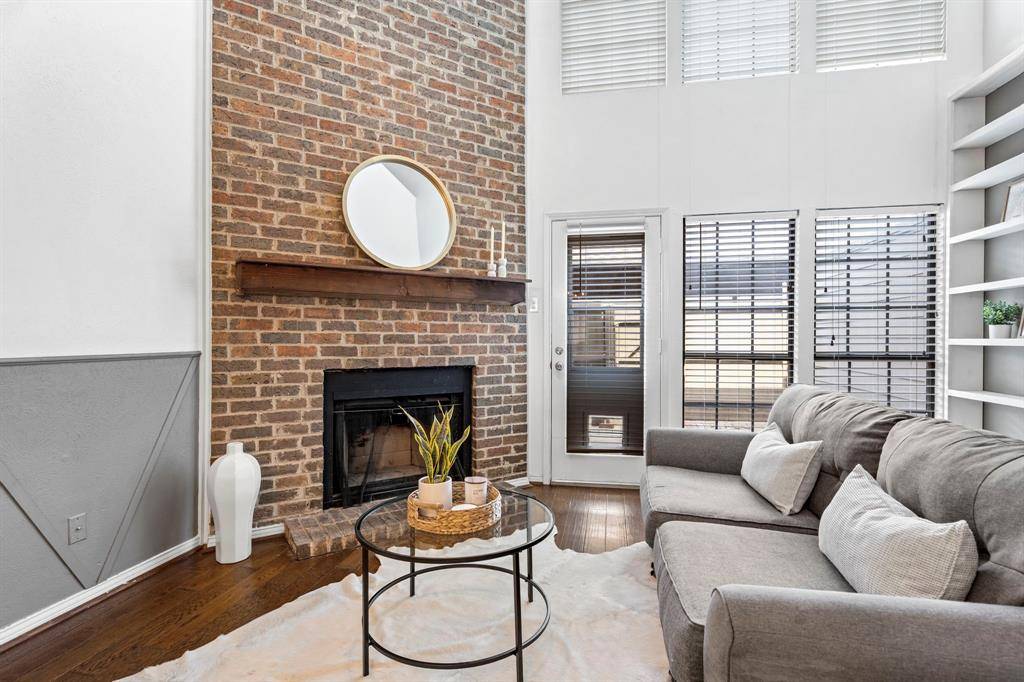 Dallas, TX 75231,9910 Royal Lane #1105