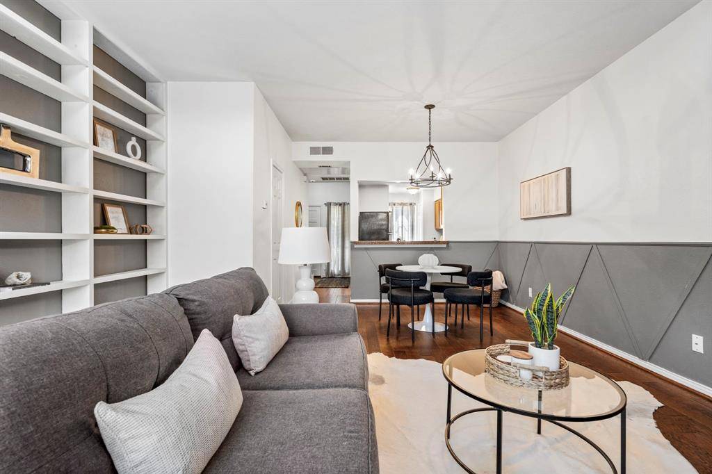 Dallas, TX 75231,9910 Royal Lane #1105