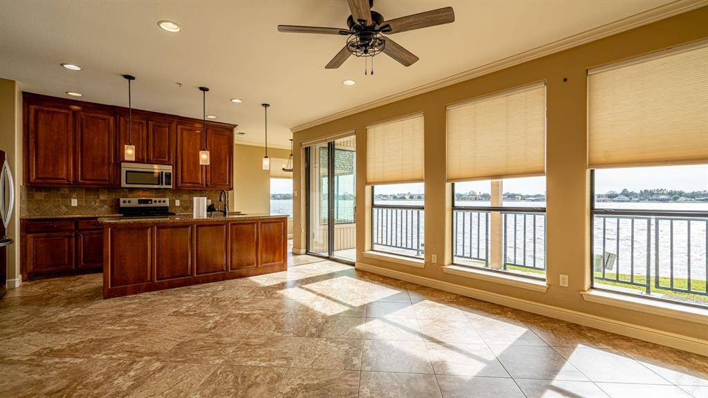 Granbury, TX 76048,401 E Pearl Street #2103