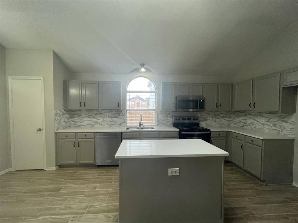 Arlington, TX 76002,7709 Amsterdam Lane