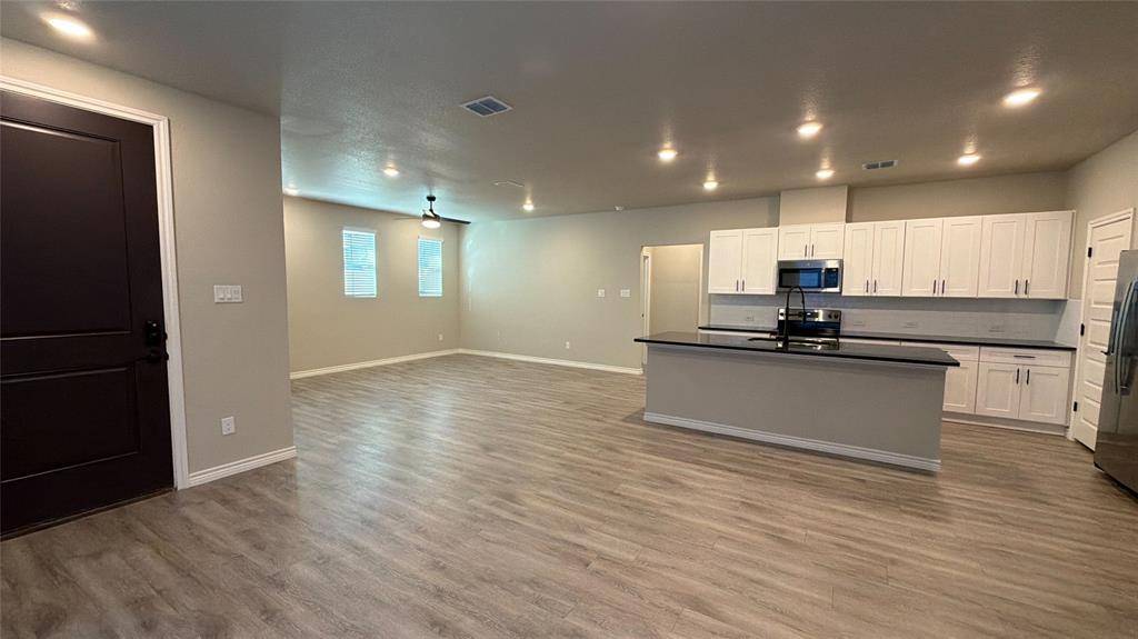 Argyle, TX 76226,732 16th Street #30