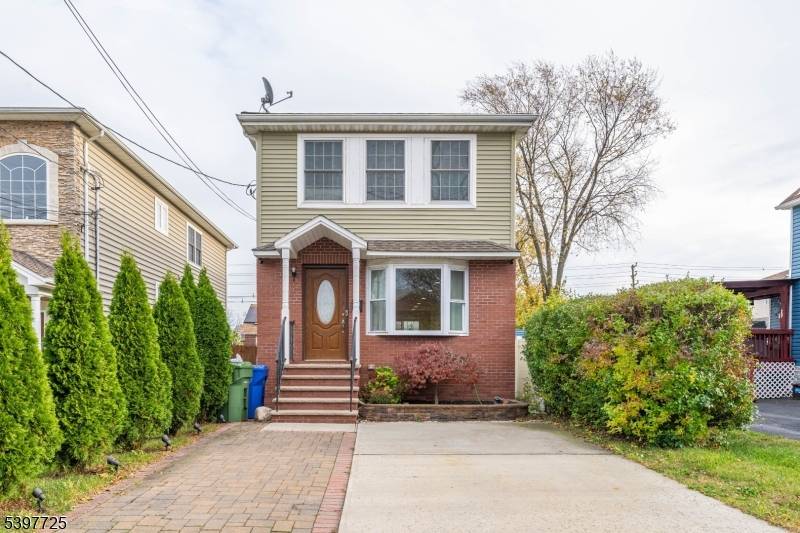 Linden City, NJ 07036,226 Pennsylvania Railroad Av