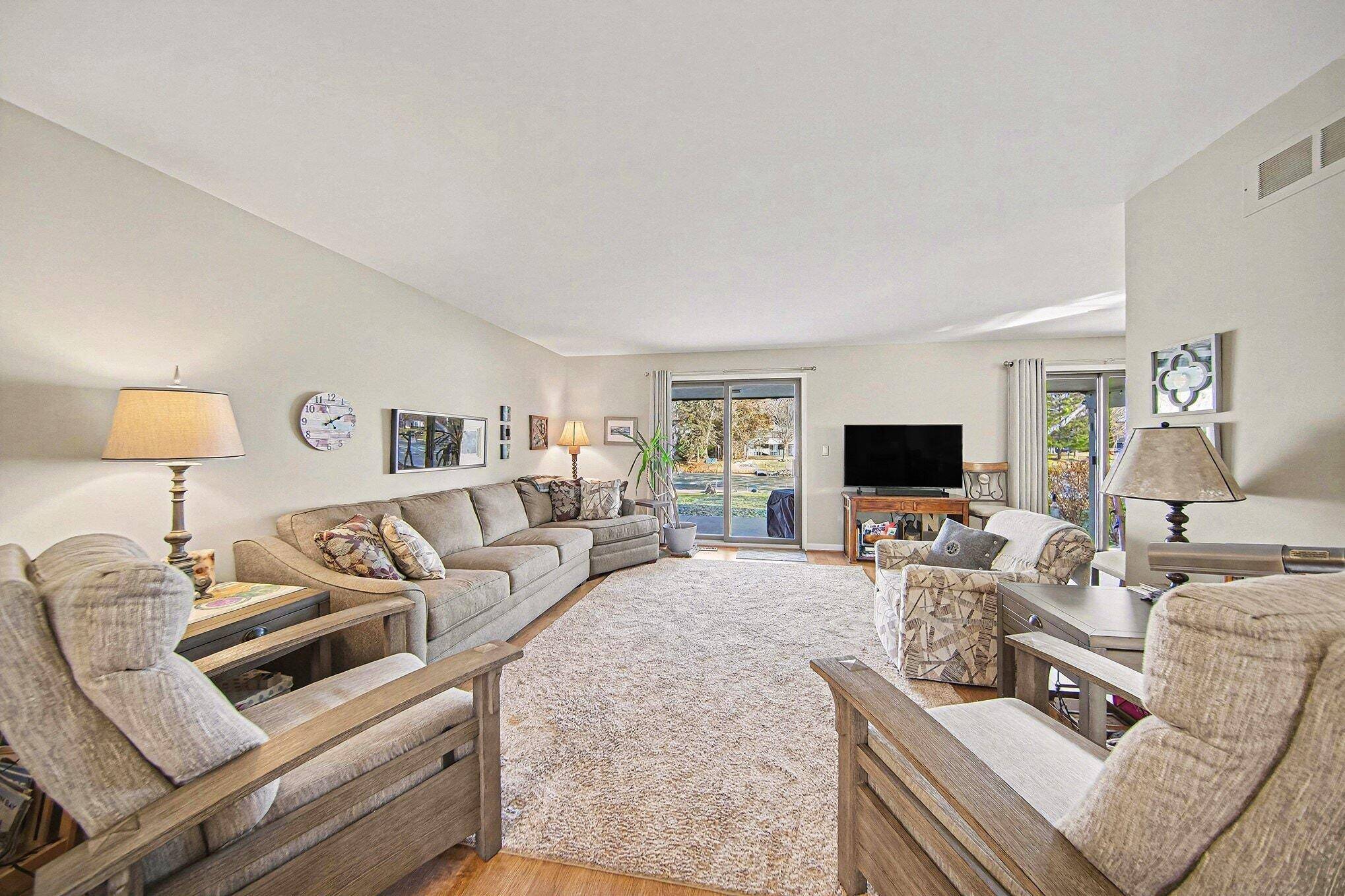 Brooklyn, MI 49230,215 Somerset DR