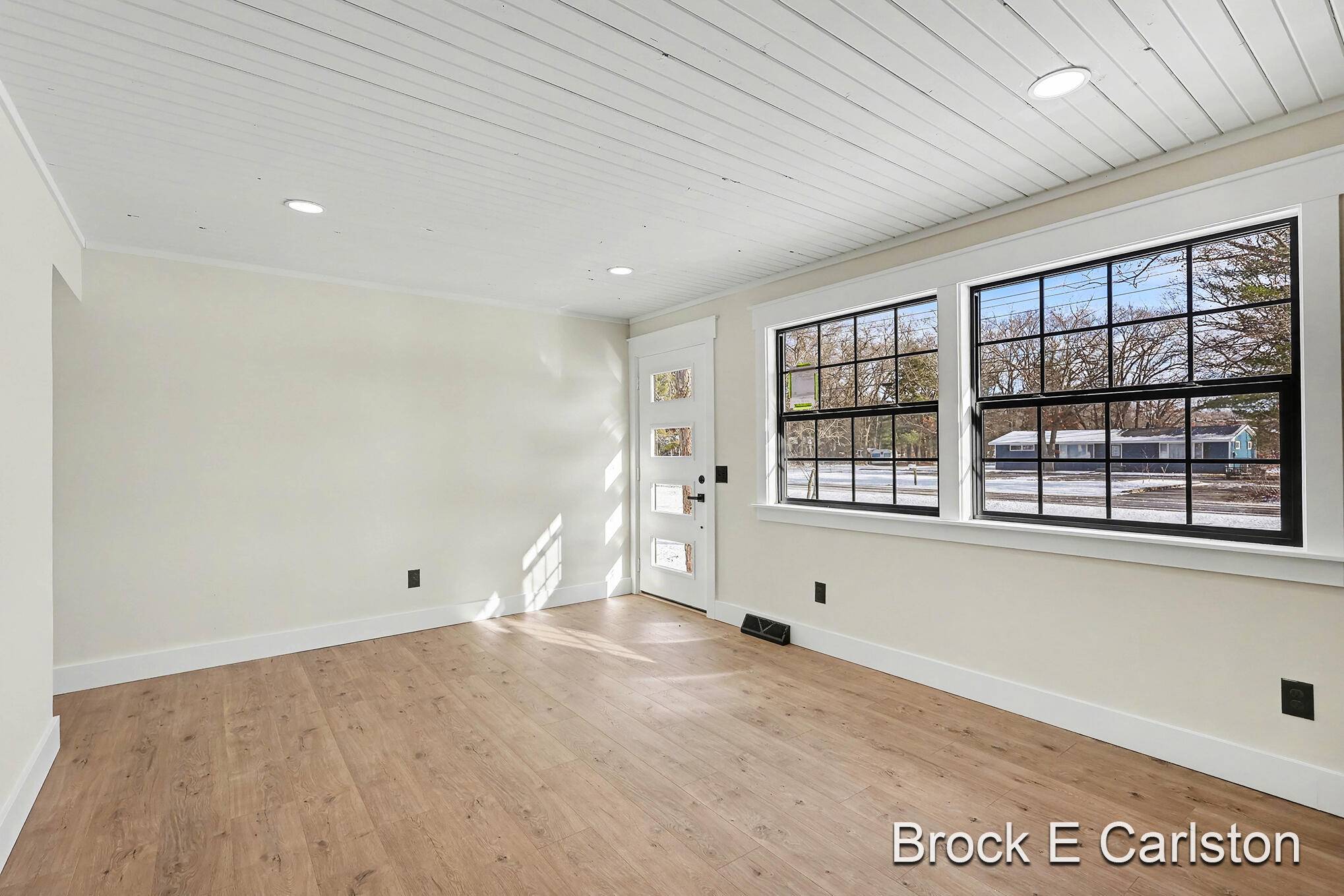 Muskegon, MI 49442,945 N Van Eyck ST