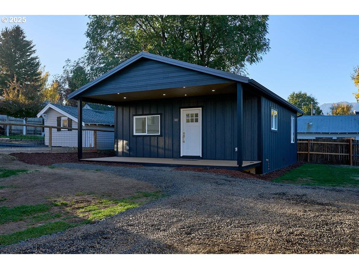 Enterprise, OR 97828,302 E PARK ST