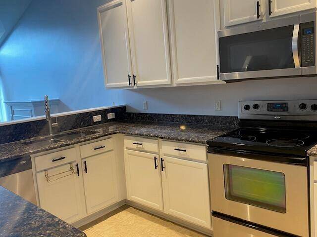 Ann Arbor, MI 48103,119 W Oakbrook DR