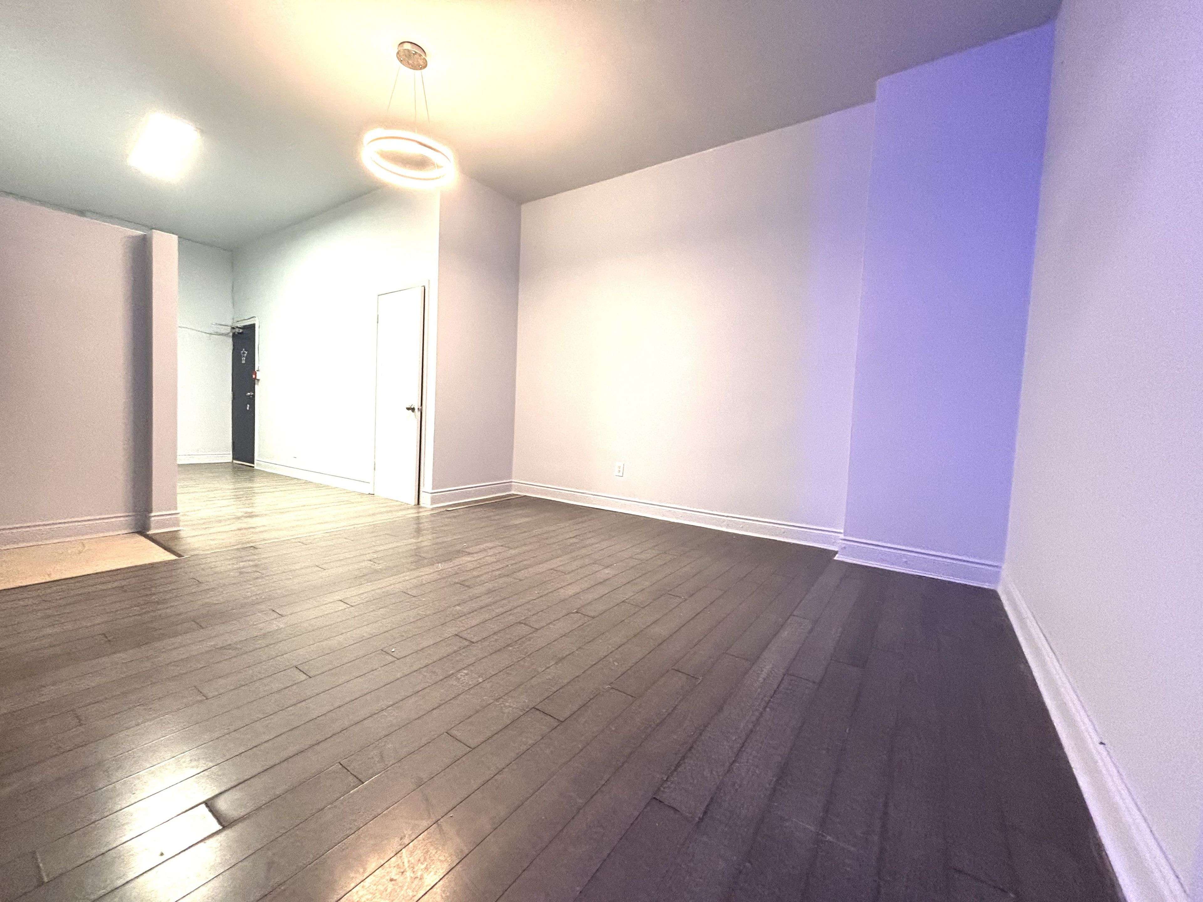 Toronto C01, ON M5V 2B4,527 Queen ST W #2A