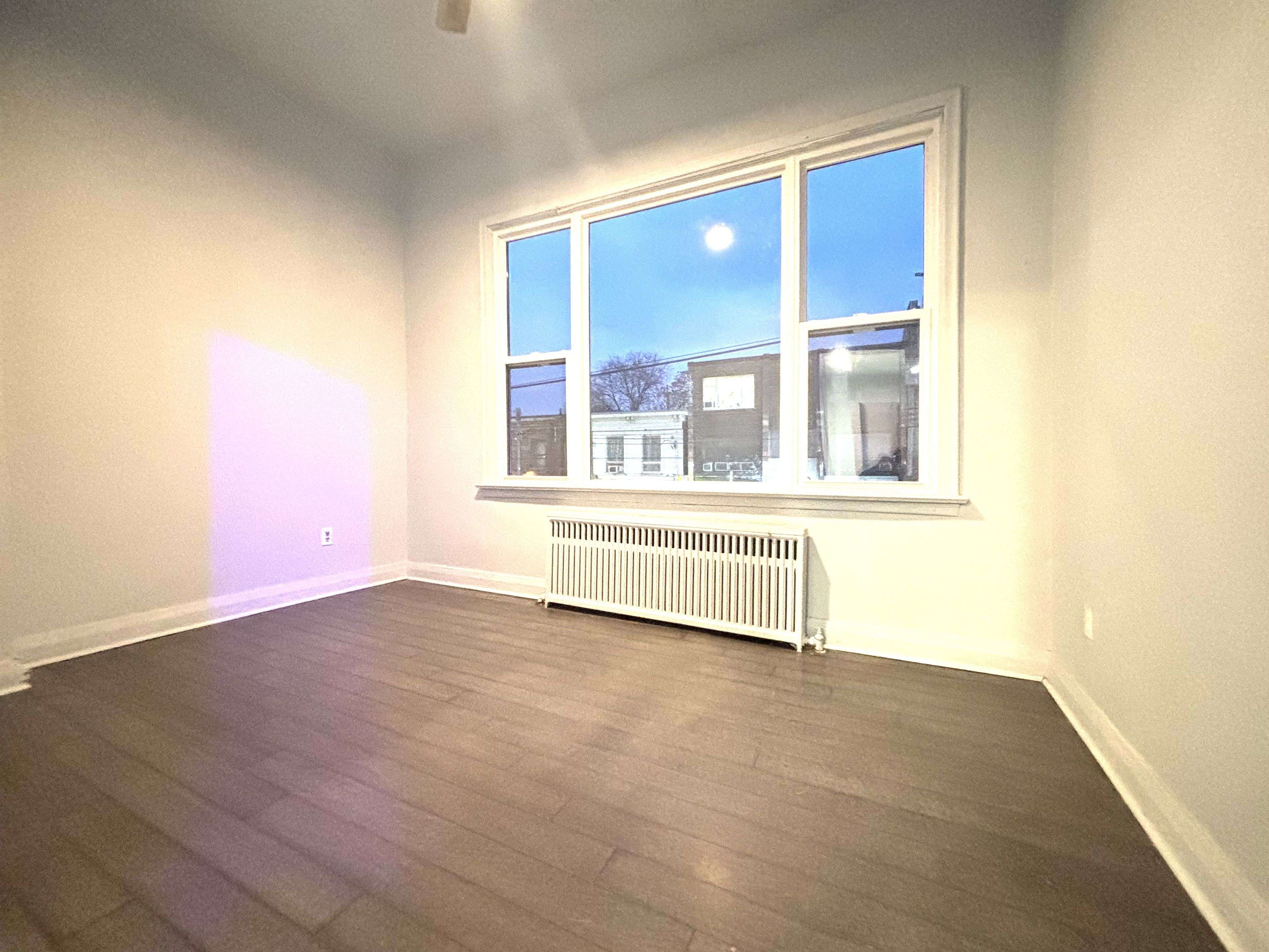 Toronto C01, ON M5V 2B4,527 Queen ST W #2A