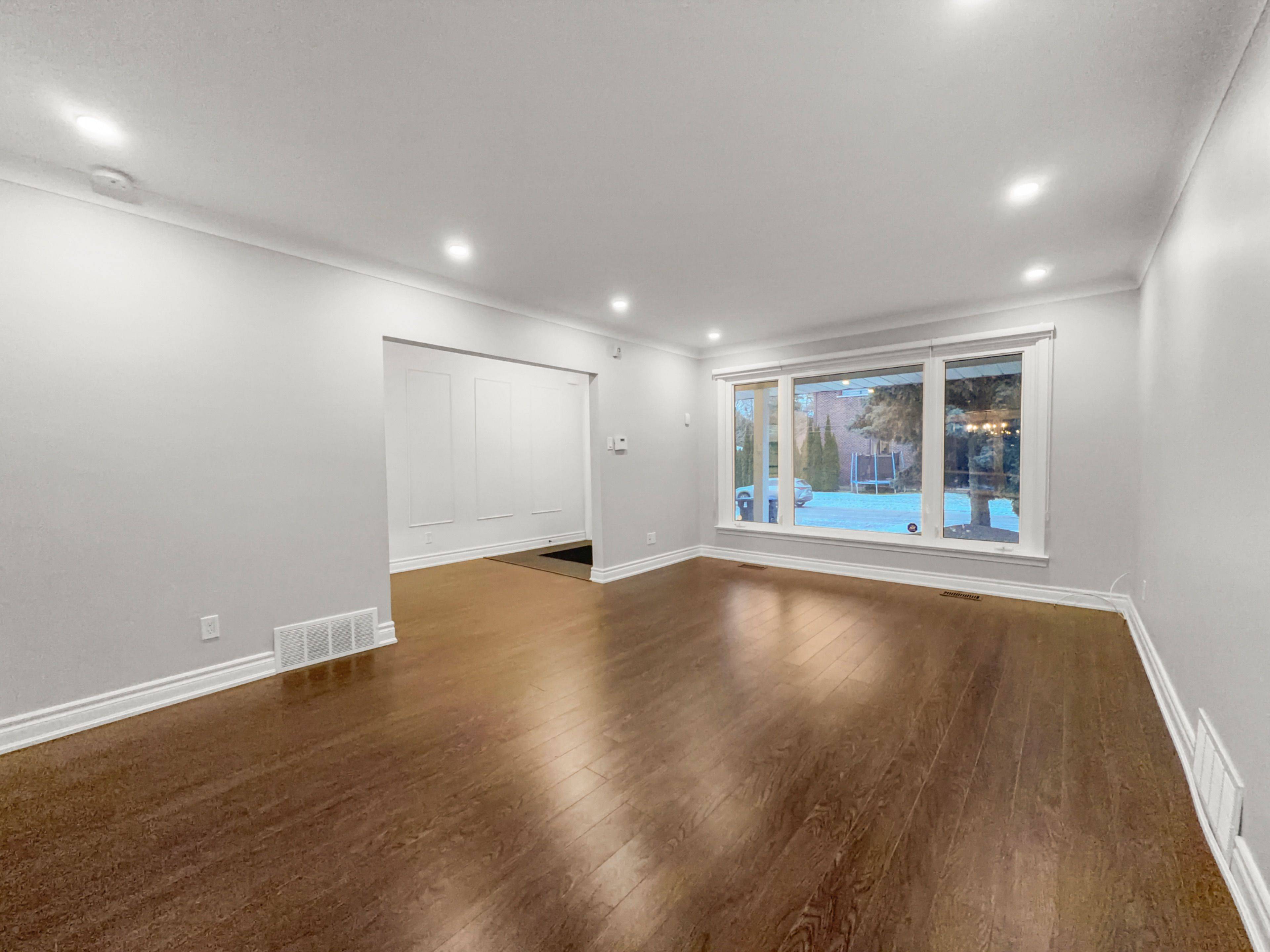 Toronto C14, ON M2M 2K4,190 Northwood DR #UPPER