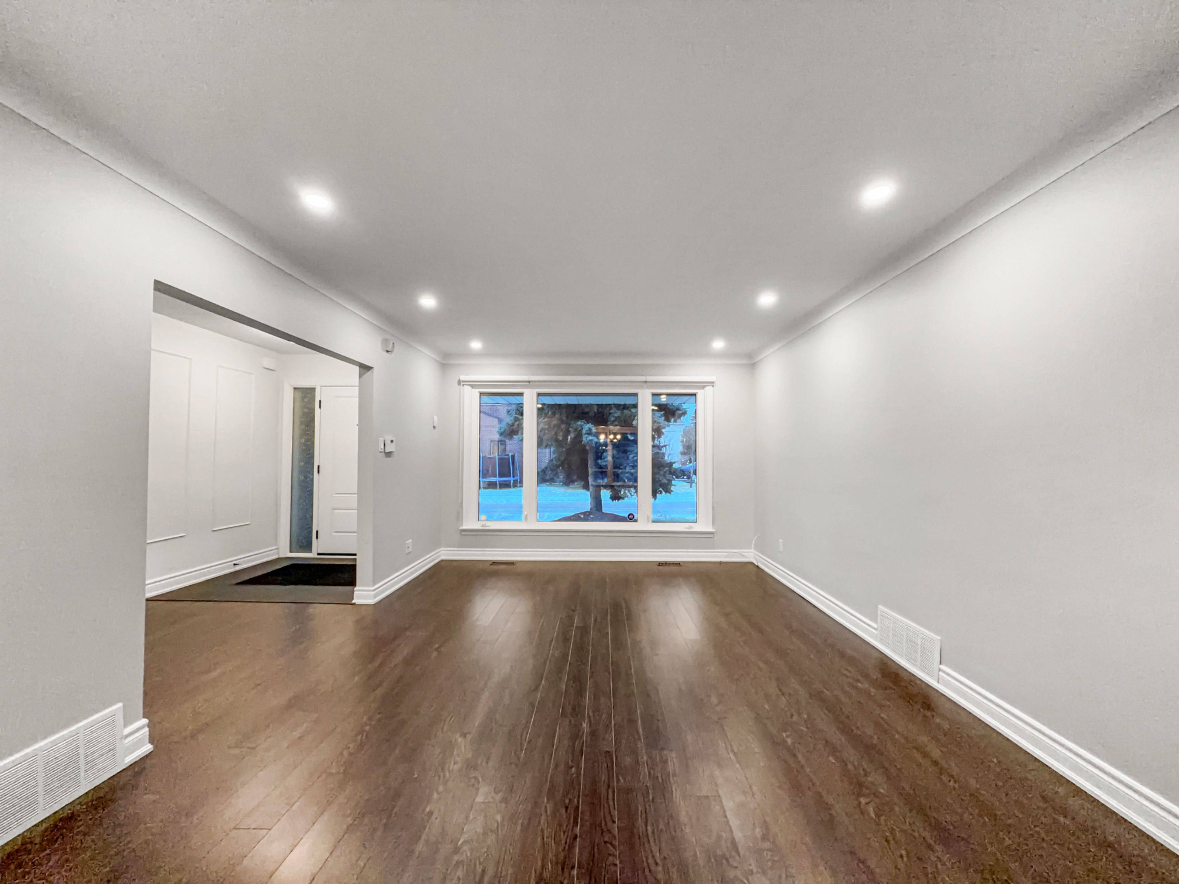 Toronto C14, ON M2M 2K4,190 Northwood DR #UPPER