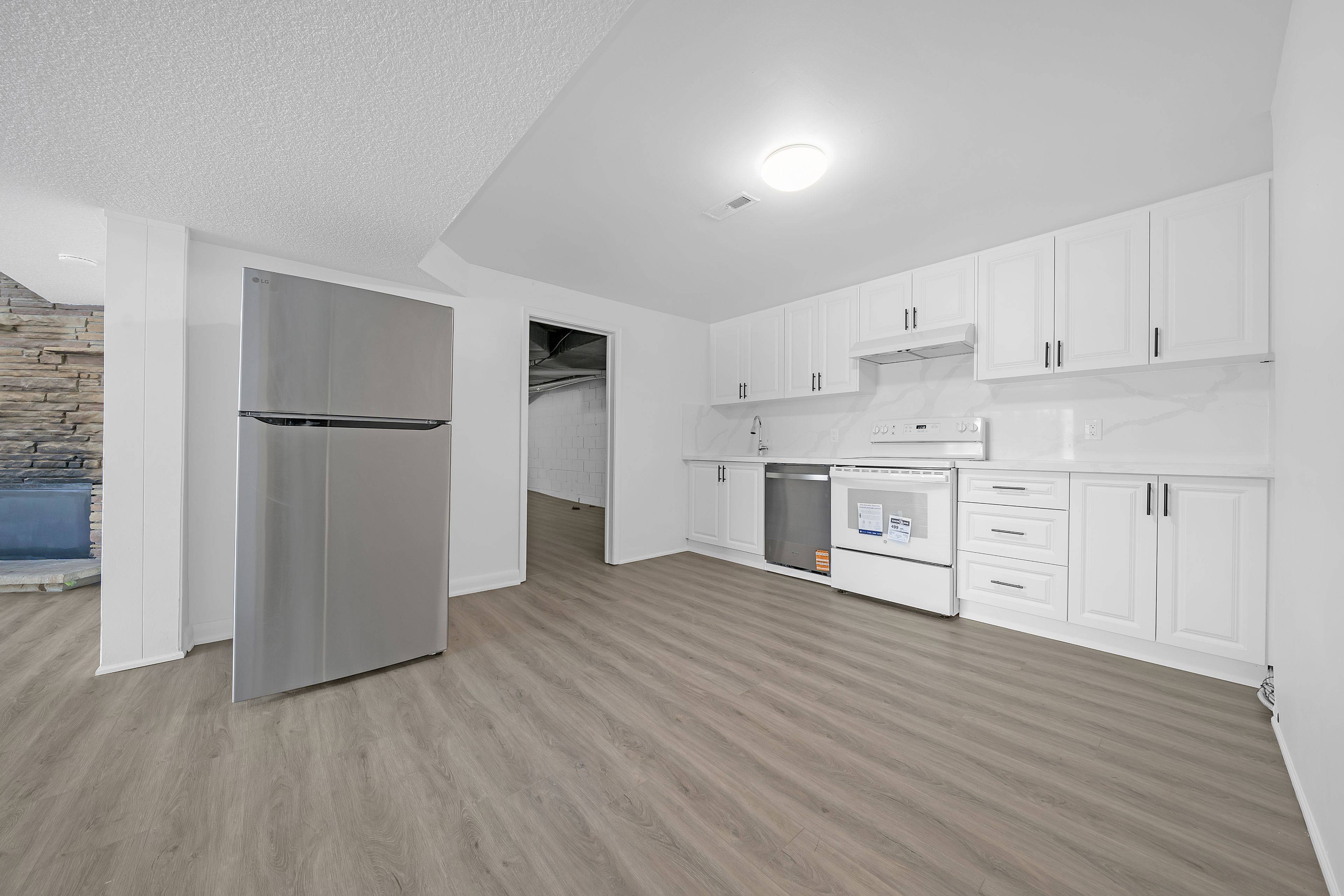 Toronto C15, ON M2K 1N6,129 Burbank DR #Lower Level