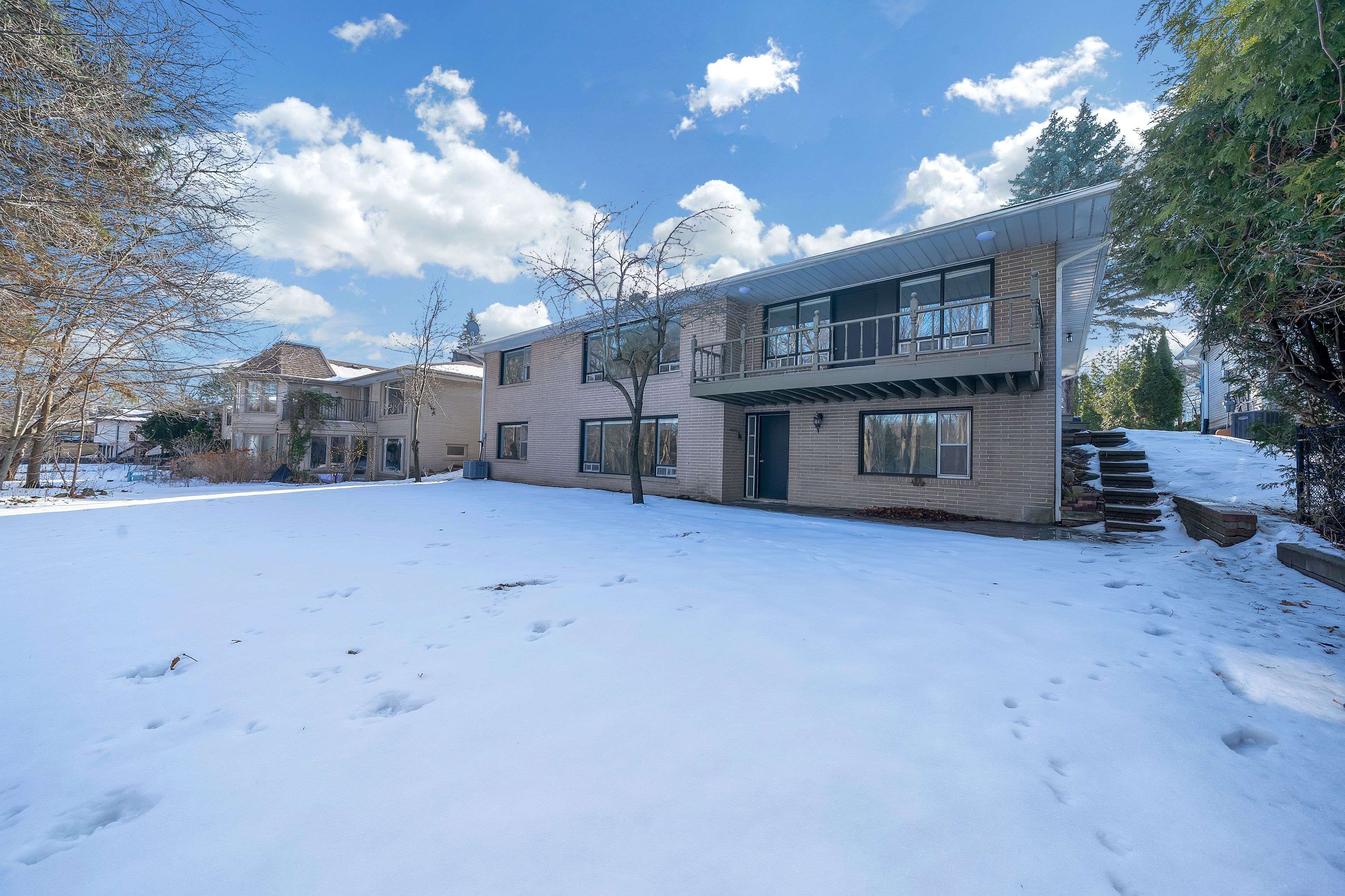 Toronto C15, ON M2K 1N6,129 Burbank DR #Lower Level