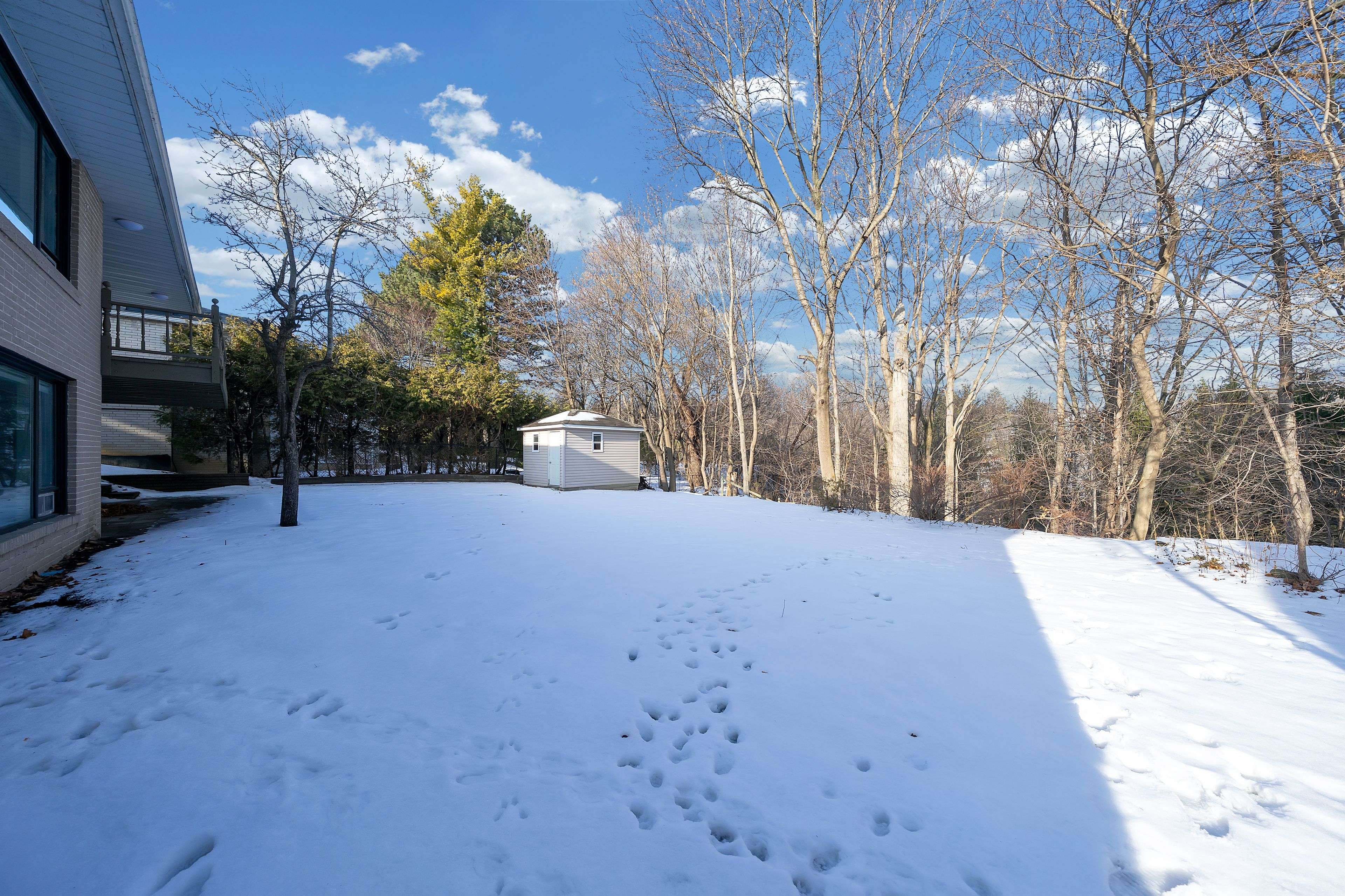 Toronto C15, ON M2K 1N6,129 Burbank DR #Lower Level