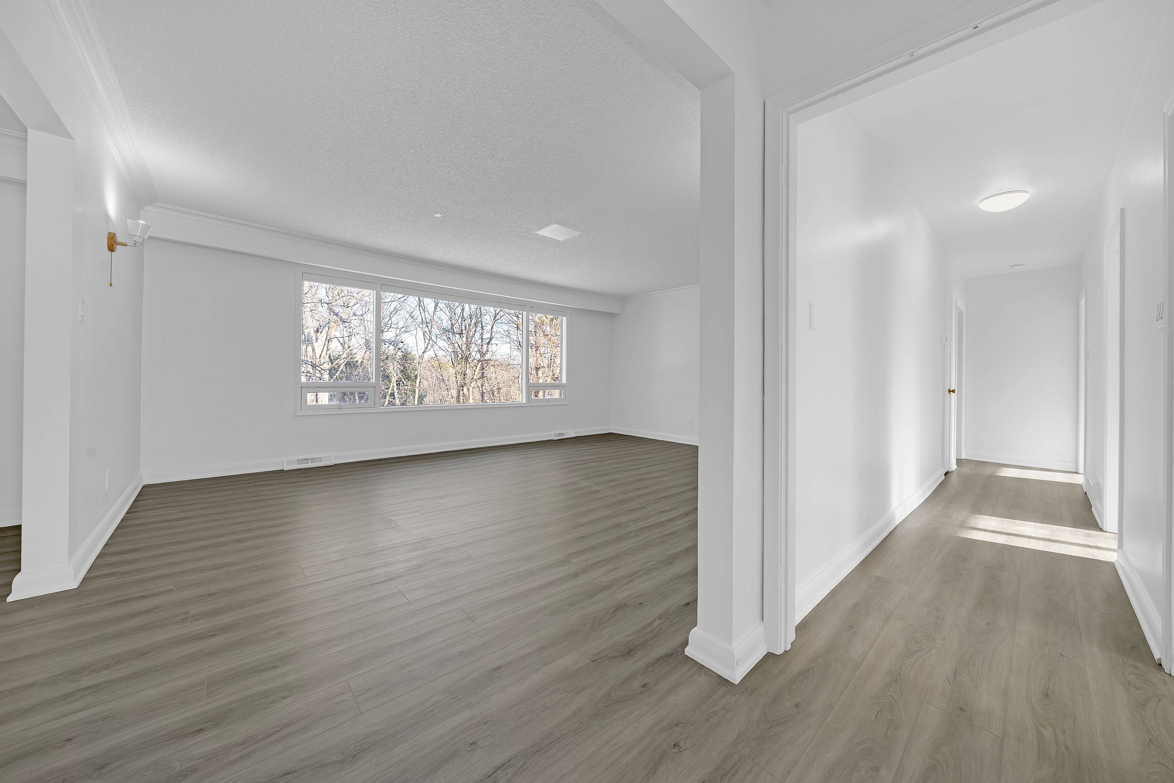 Toronto C15, ON M2K 1N6,129 Burbank DR #Main Floor