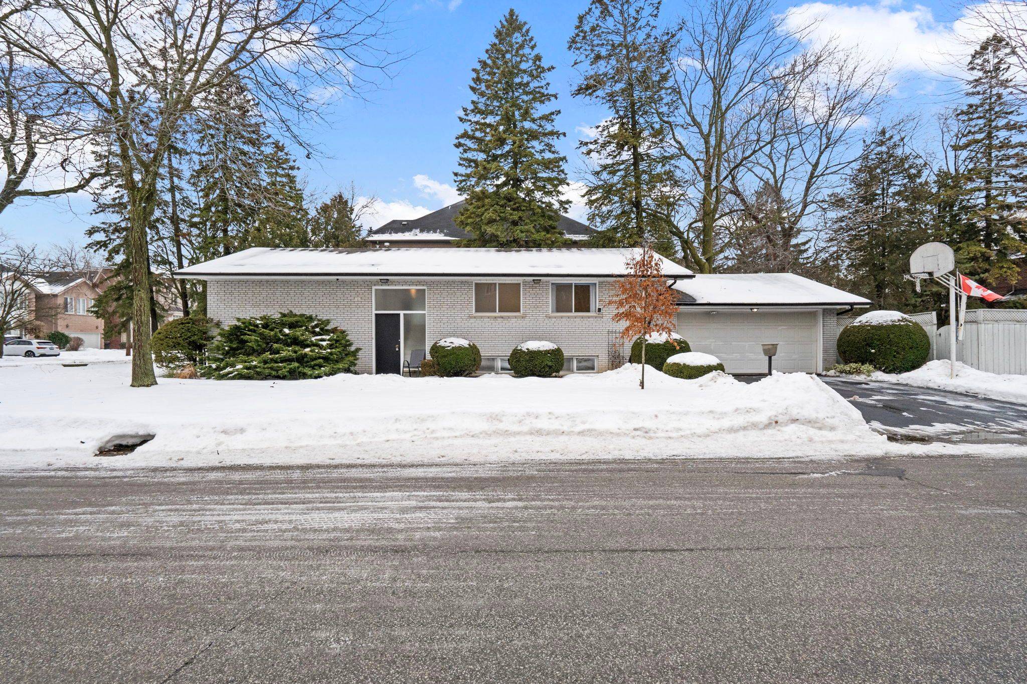 Toronto C14, ON M2N 3Z4,322 Parkview AVE