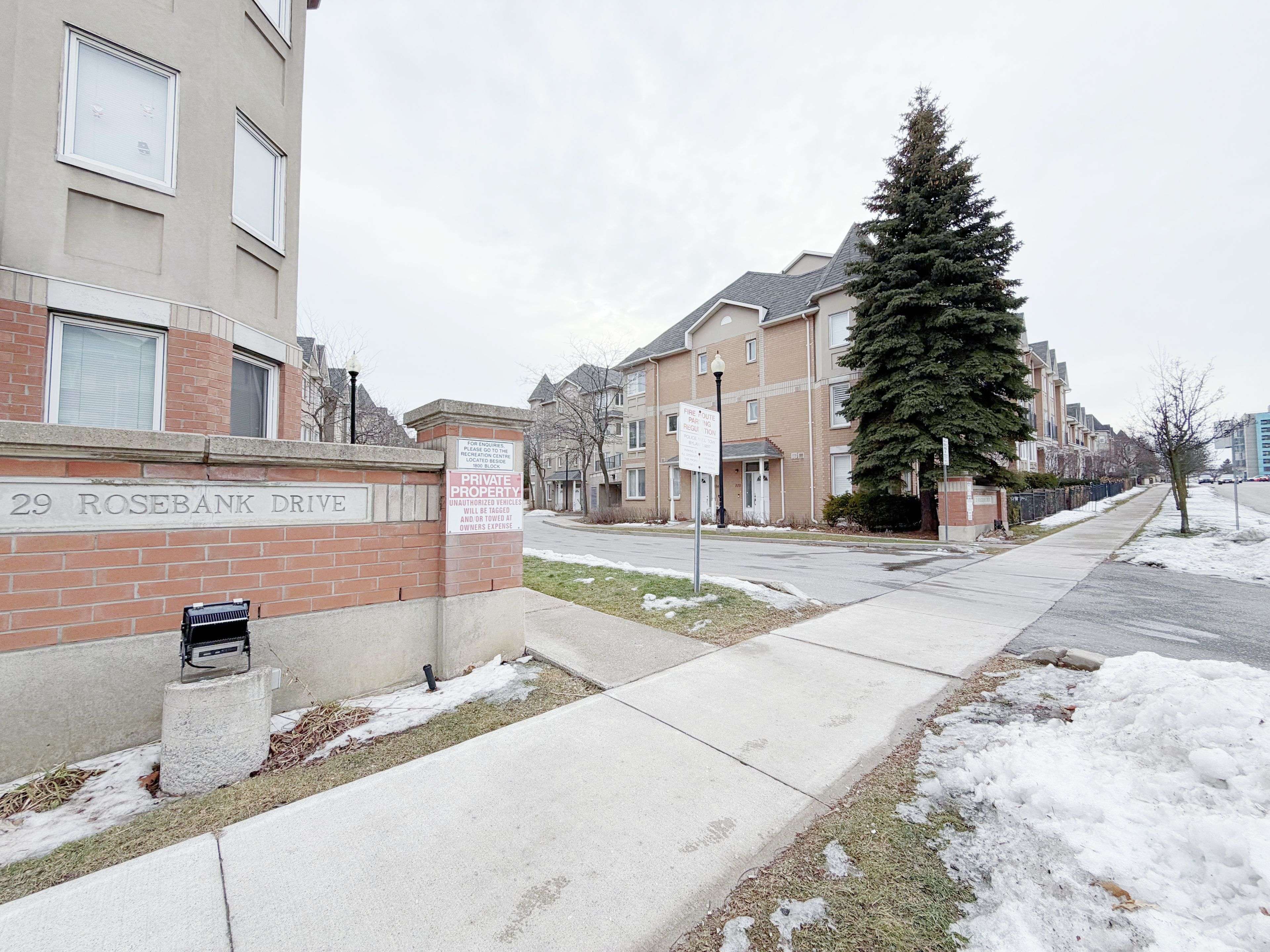 Toronto E11, ON M1B 5Y7,29 Rosebank DR #201