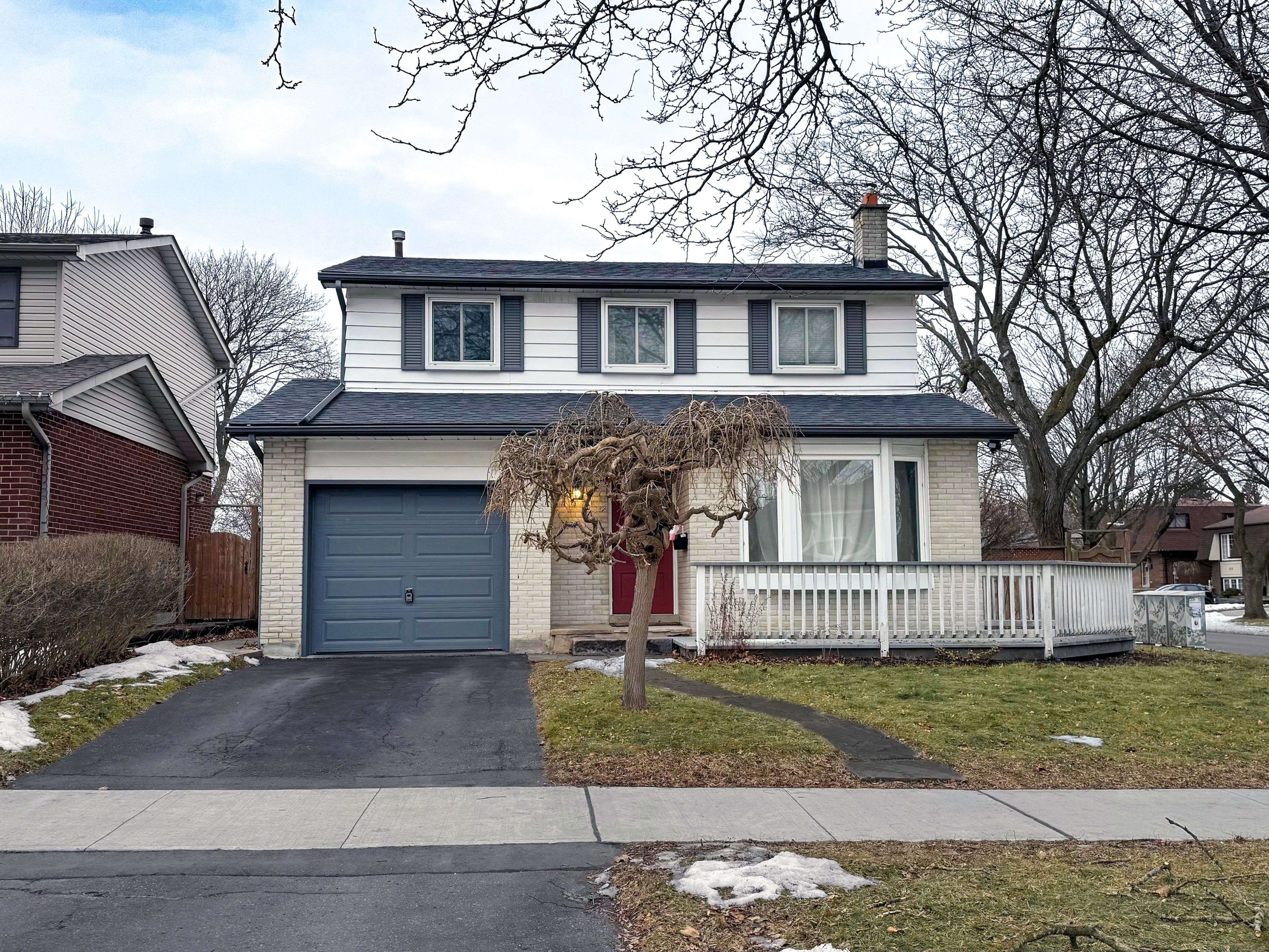 Whitby, ON L1N 5M1,14 Calais ST