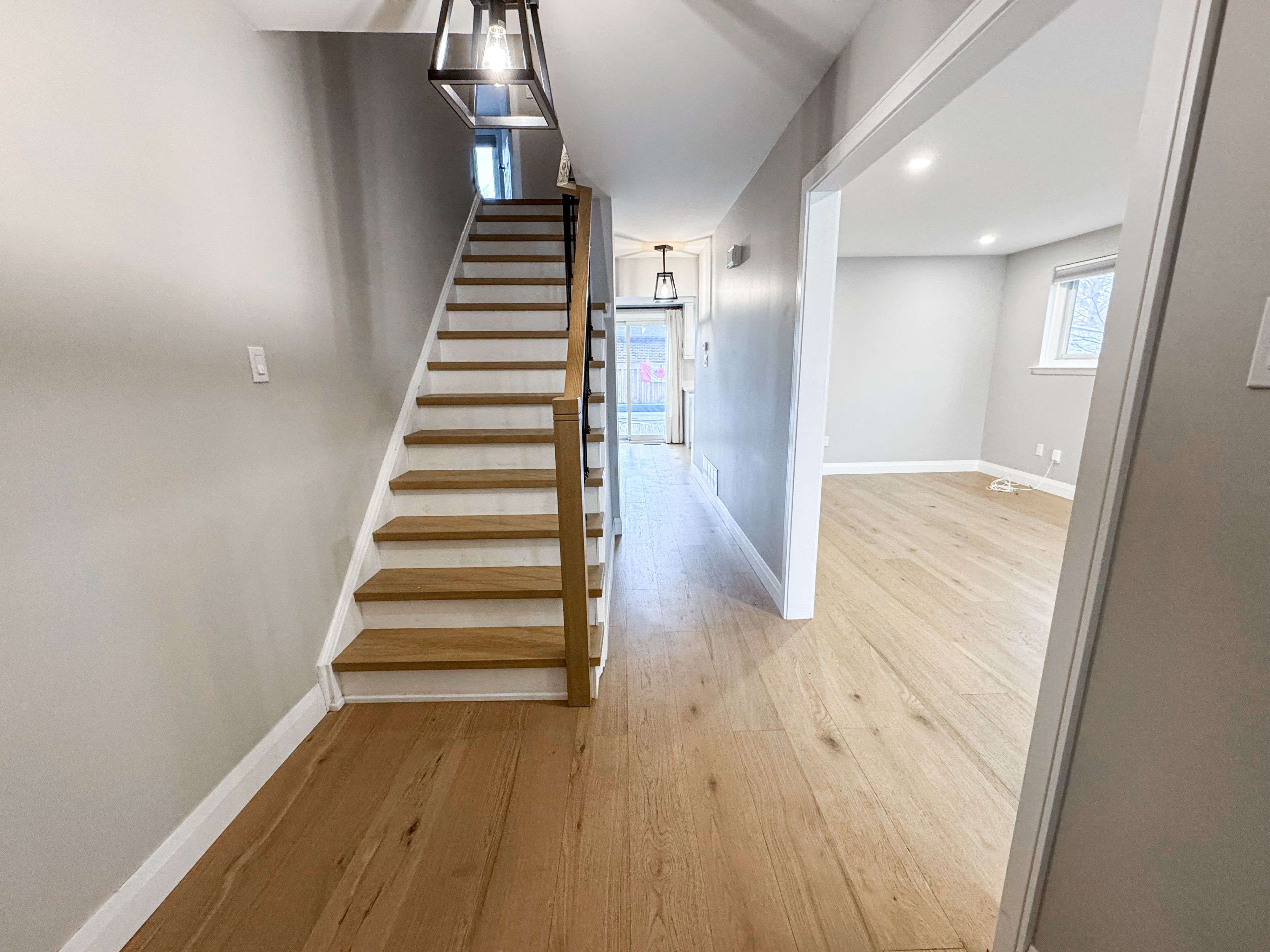 Whitby, ON L1N 5M1,14 Calais ST