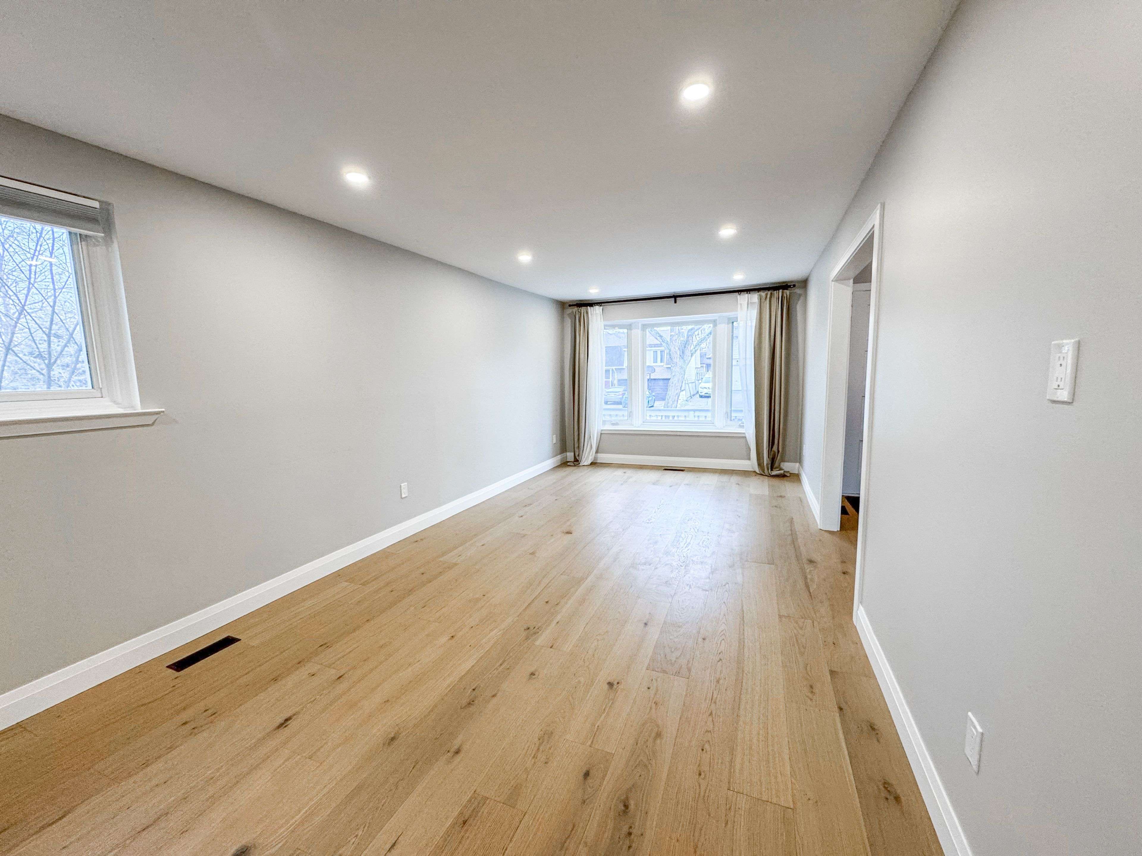 Whitby, ON L1N 5M1,14 Calais ST