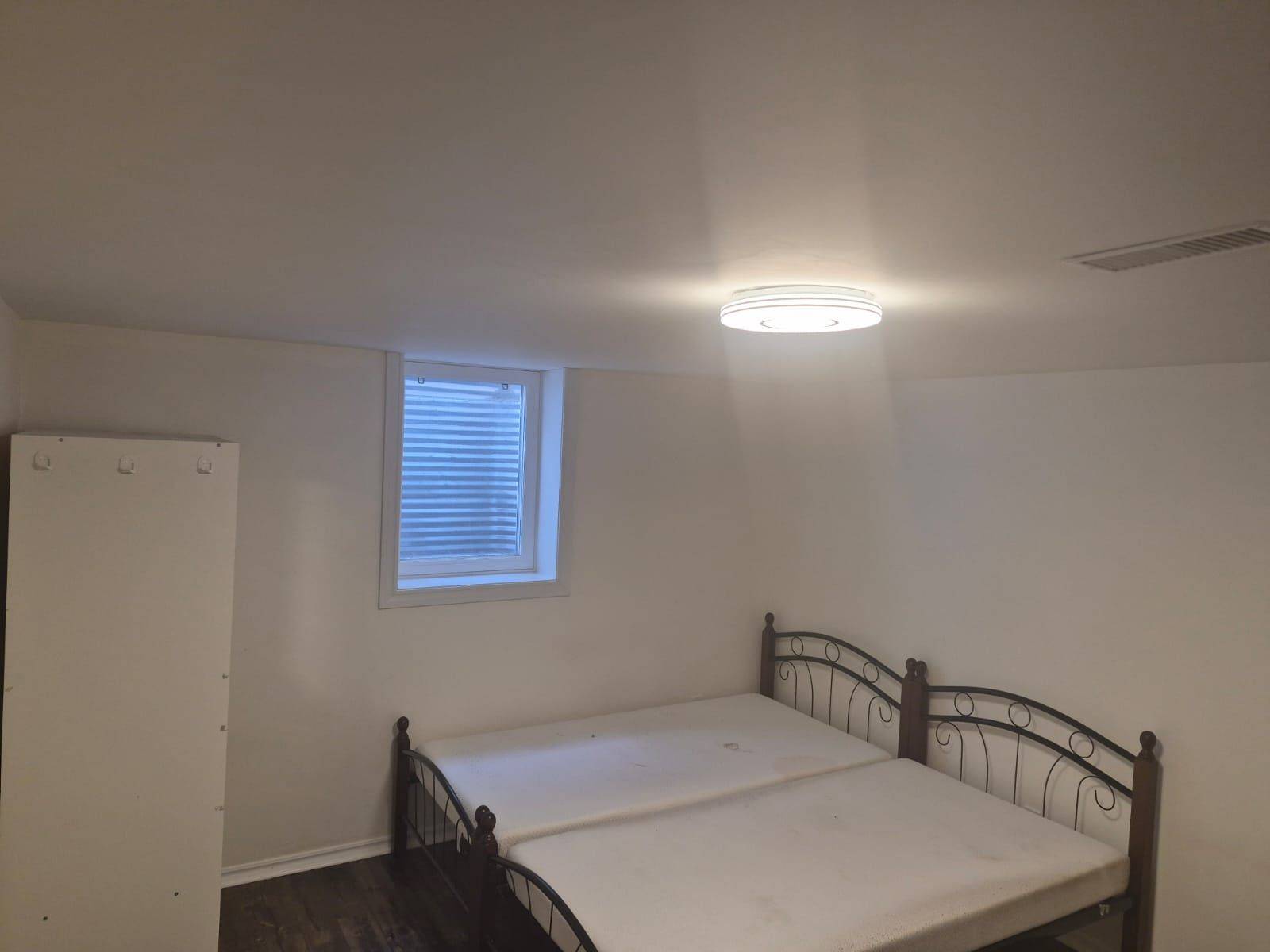 Oshawa, ON L1G 8A3,1761 Mcgill CT