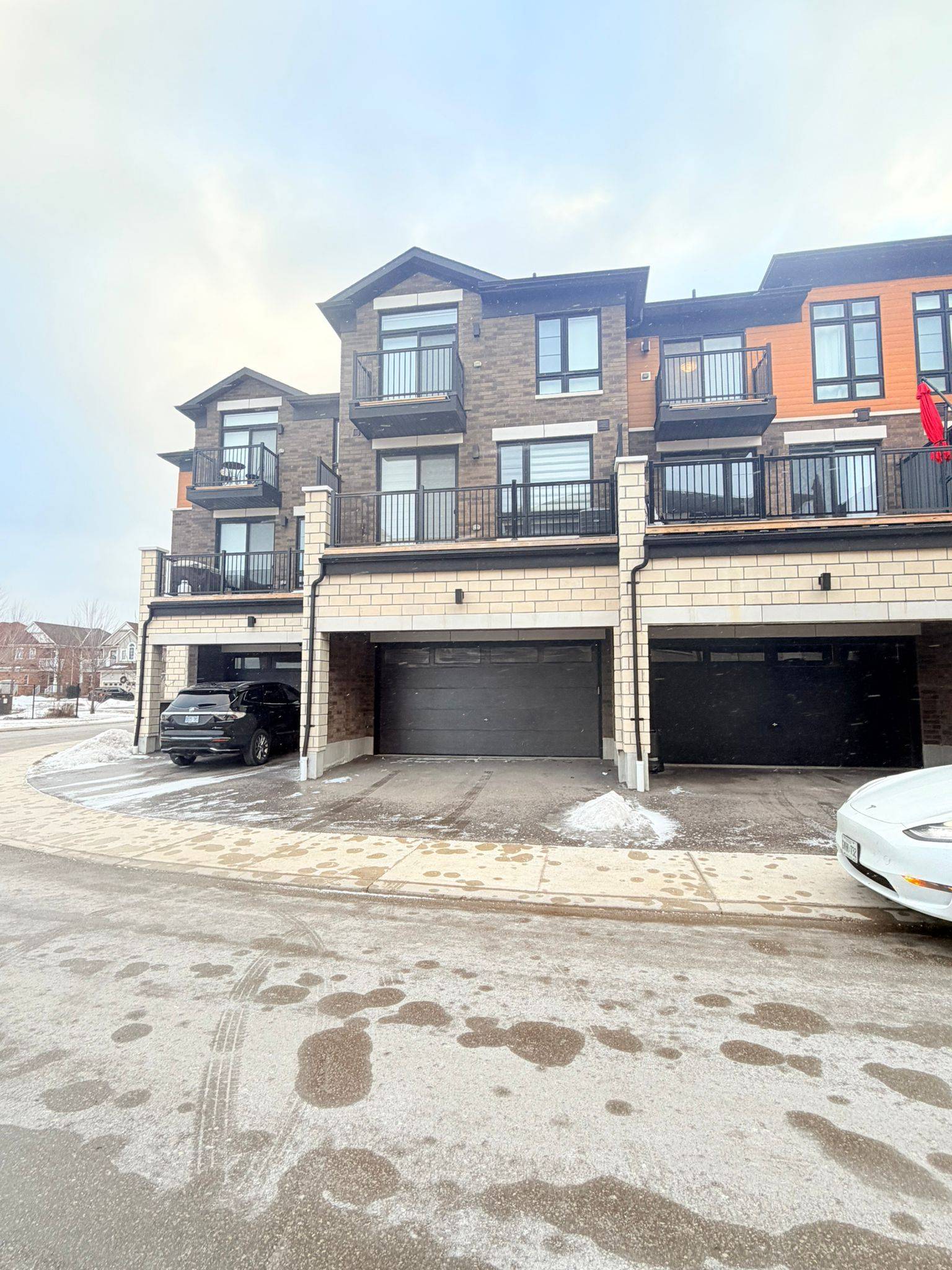 Whitby, ON L1M 0M3,298 CARNWITH DR E
