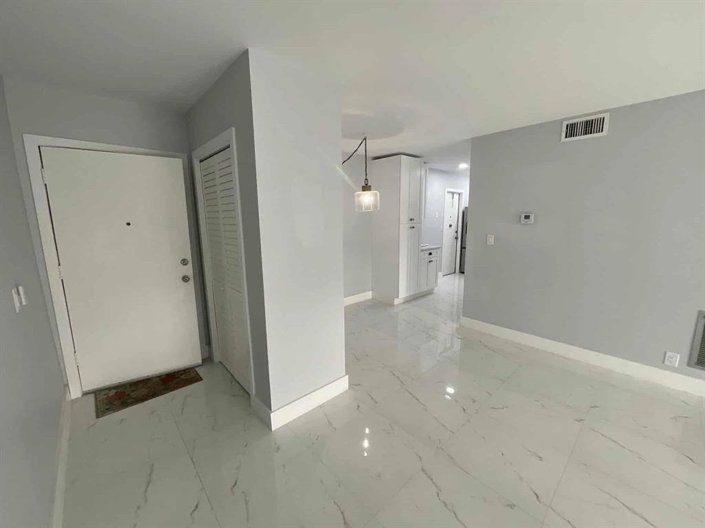 Wilton Manors, FL 33311,649 W Oakland Park Blvd #211-A