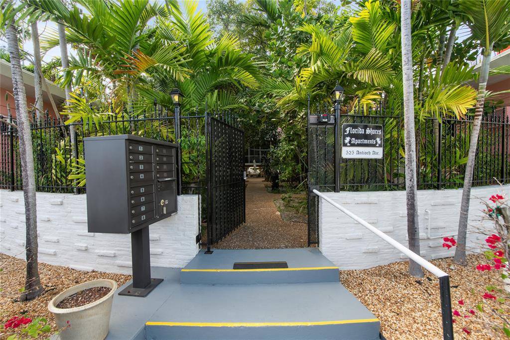 Fort Lauderdale, FL 33304,525 Antioch Ave