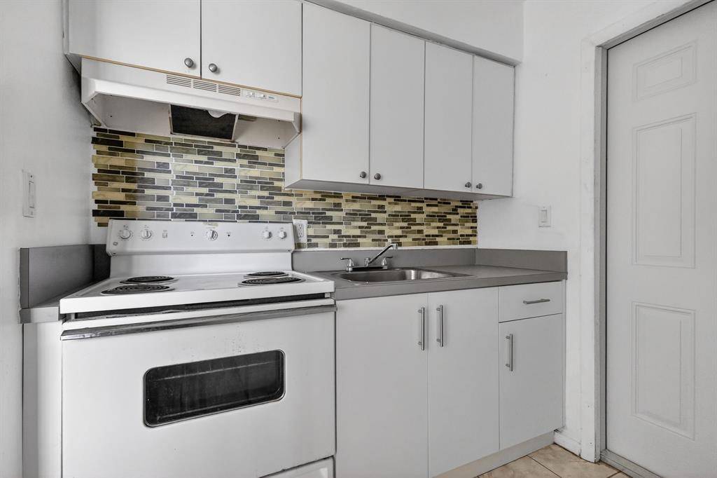 Dania Beach, FL 33004,125 NW 12th Ave #B